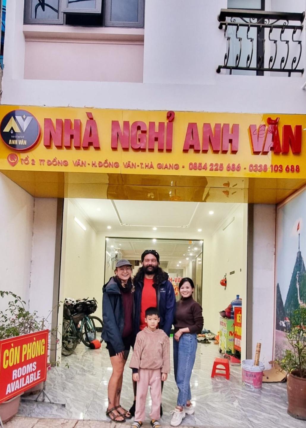 Nha Nghi Anh Van Dong Van  Exteriör bild